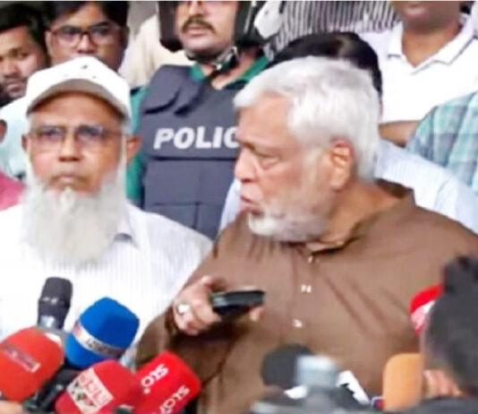 নিহতের পরিবারকে ৫ লাখ টাকা ক্ষতিপূরণের ঘোষণা রেল উপদেষ্টার