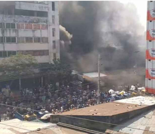 তুলার গোডাউনে ভয়াবহ আগুন, নিয়ন্ত্রণে ৭ ইউনিট