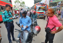 পুরান ঢাকায় হাসপাতালের সামনে এক ব্যক্তিকে গুলি করে হত্যা