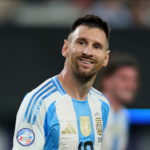 মেসির ছোঁয়ায় আর্জেন্টিনার ২–০ গোলের জয়