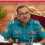 ডিএমপি কমিশনার মানুষ ও পুলিশের ওপর ককটেল নিক্ষেপ করলে গুলির নির্দেশ