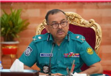 ডিএমপি কমিশনার মানুষ ও পুলিশের ওপর ককটেল নিক্ষেপ করলে গুলির নির্দেশ