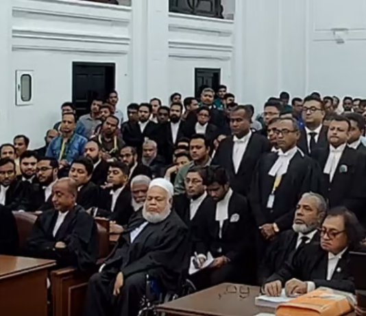 হাসিনার বিরুদ্ধে মামলার রায় পড়া চলছে