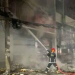 প্রথম আলোর অফিসে আগুন নেভাতে গিয়ে দুই ফায়ার কর্মী বিদ্যুৎস্পৃষ্ট