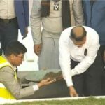 স্বামীর কবরের পাশে সমাহিত আপসহীন নেত্রী