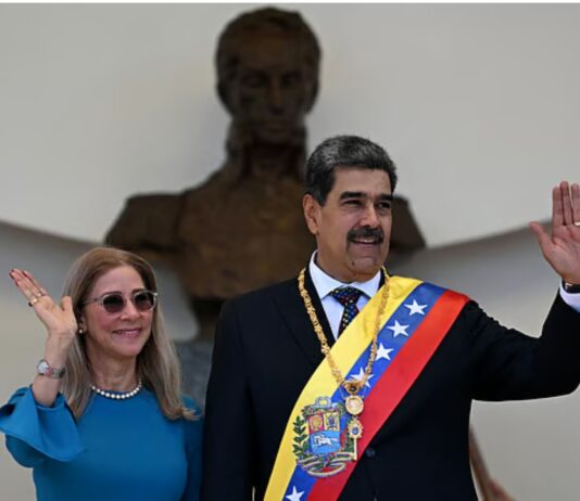 ভেনেজুয়েলায় হামলা চালিয়ে প্রেসিডেন্ট মাদুরো ও তাঁর স্ত্রীকে তুলে নিয়ে গেছে যুক্তরাষ্ট্র: ট্রাম্প