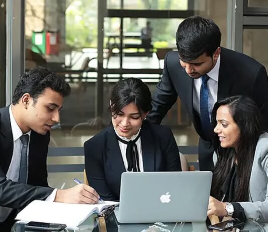 ২০২৬ সালে বেতন বাড়বে ৫৬ শতাংশ, যদি জানা থাকে এআই এজেন্টের ব্যবহার