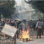 হাতিরপুল, ফার্মগেট, সার্ক ফোয়ারা মোড়ে অবরোধ, ২০ মিনিটের পথে সময় লাগছে দেড় ঘণ্টা