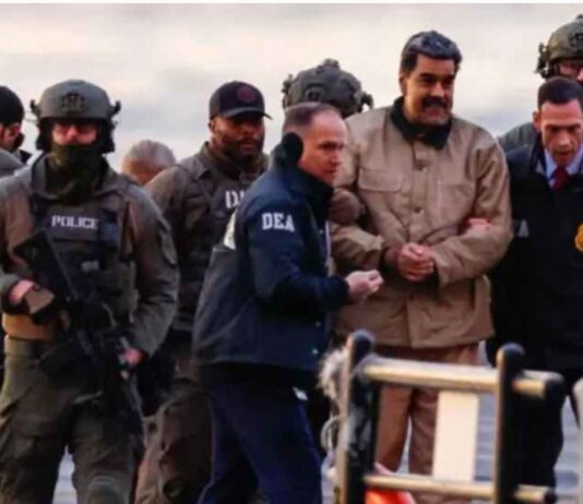 কয়েদির বেশে স্ত্রীসহ মার্কিন আদালতে মাদুরো, তবুও হাসিমুখ