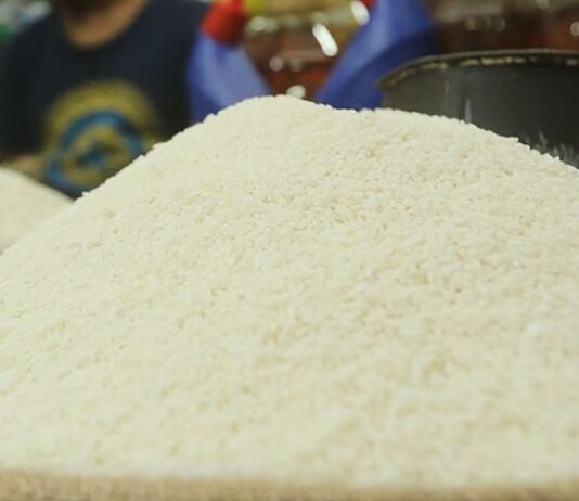 চালের দাম কেজিতে ৩-৪ টাকা বাড়ল