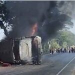 অটোরিকশা-মোটরসাইকেলের সঙ্গে সংঘর্ষে বাসে আগুন, নিহত ৪